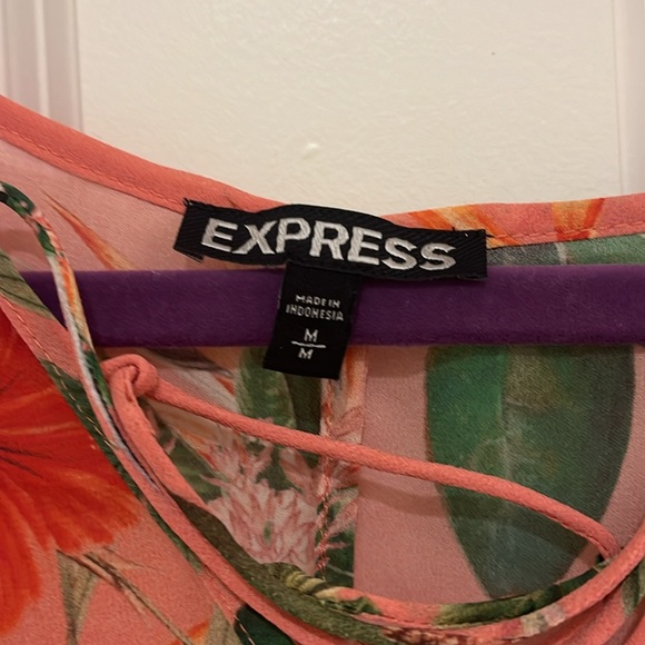 Express size m  flutter sleeve floral dress - Picture 2 of 4